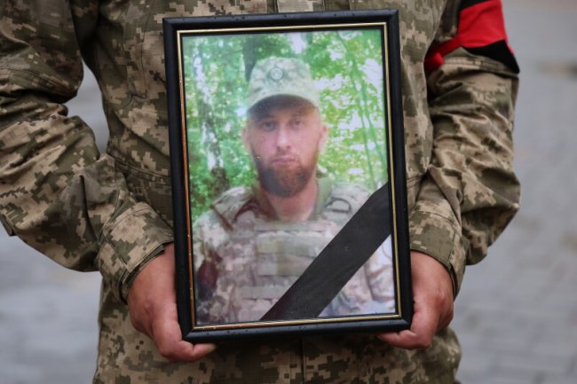 У Луцьку попрощалися з полеглим на війні Героєм Юрієм Ковальчуком