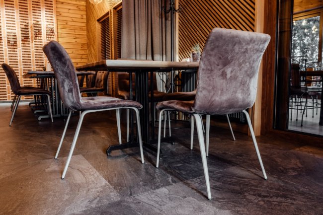 Меблеве наповнення для ресторану «Срібні Лелеки»