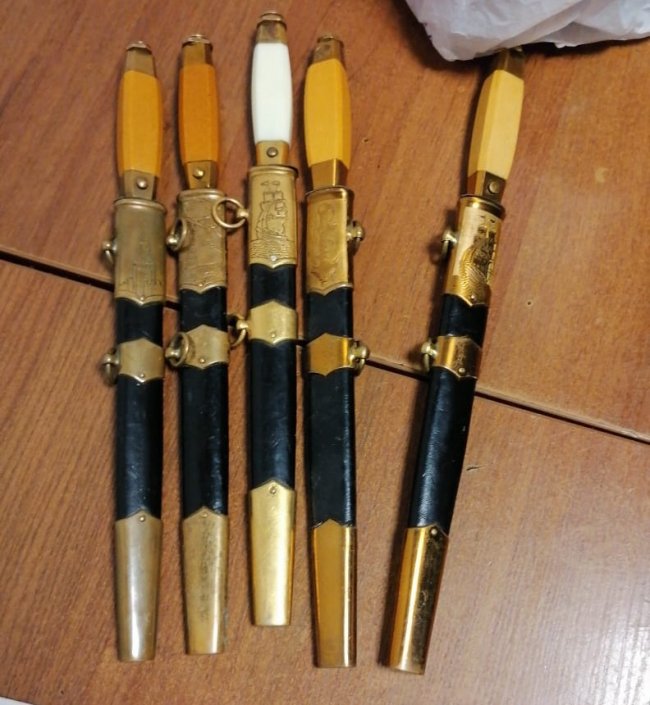 Ордени, медалі, монети: через «Ягодин» литовець провозив старовинні предмети. ФОТО