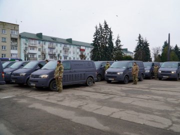 На Волині військовим передали 50 автомобілів