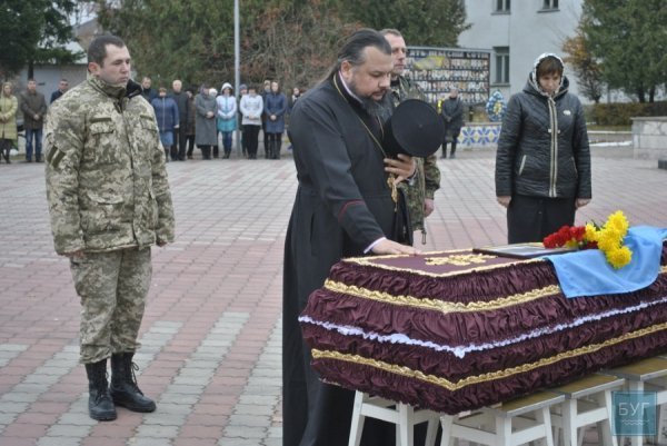 Загиблого Героя АТО зустріли на рідній Іваничівщині. ФОТО