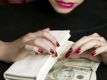 У Луцьку бухгалтерка ошукала подругу на 100 тисяч