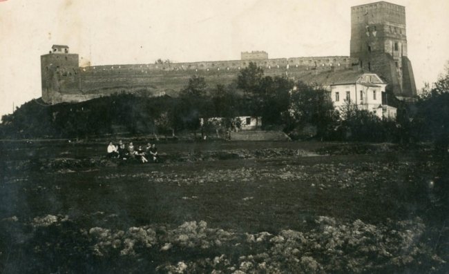 Яким був Луцький замок без базару. РЕТРОФОТО 