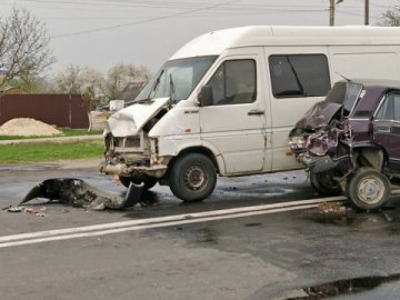 Стало відомо про постраждалих у автопригоді під Луцьком