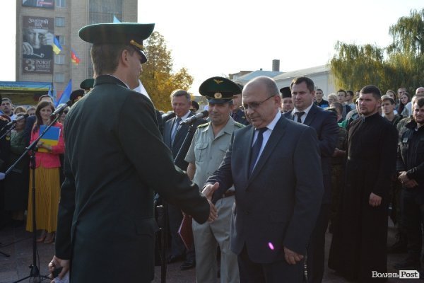 Ліцеїсти-першокурсики отримали погони та нове звання. ФОТО