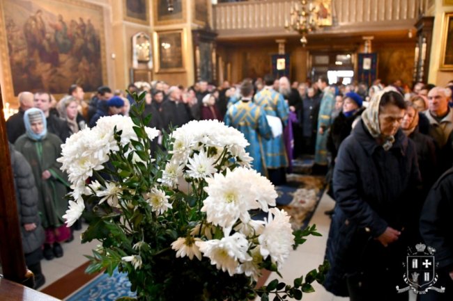 Очільник УПЦ (МП) Нафанаїл відправив святкову службу у луцькому храмі. ФОТО