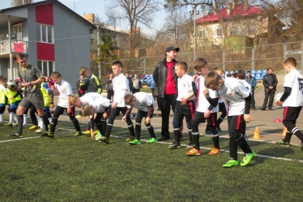 У Луцьку македонець нагородив юних «зірок» футболу. ФОТО