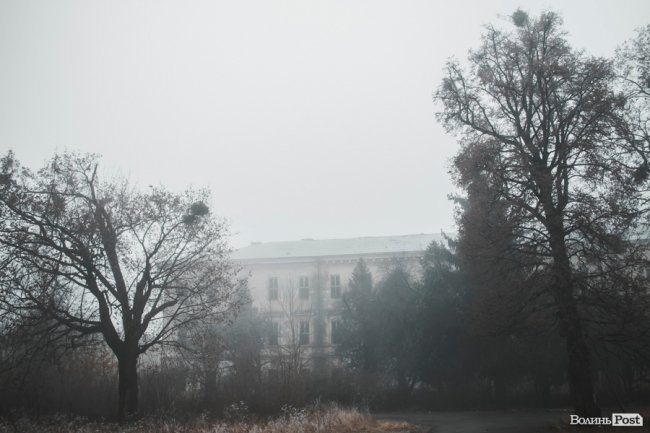 Туманно-сіра краса у Луцьку. ФОТО