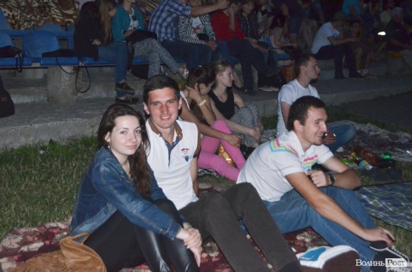 Луцькі кіномани дивилися фільм під зорями. ФОТО 