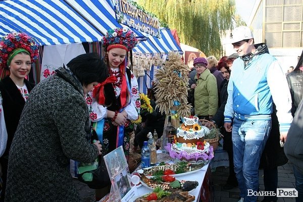 У центрі Луцька – ярмарок. ФОТО
