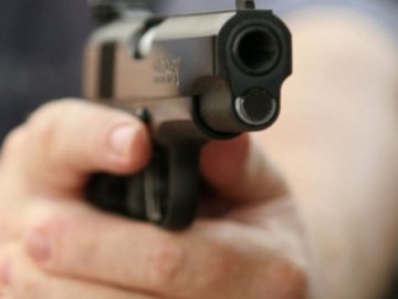 У відомого голкіпера Шовковського стріляли з пістолета