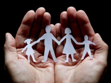 Жителі волинського міста, які борються з раком, отримають матеріальну допомогу