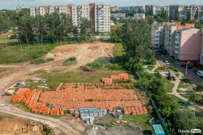 Яскравий фасад та неймовірні краєвиди: як будують  ЖК «Caramel Residence» у Луцьку*