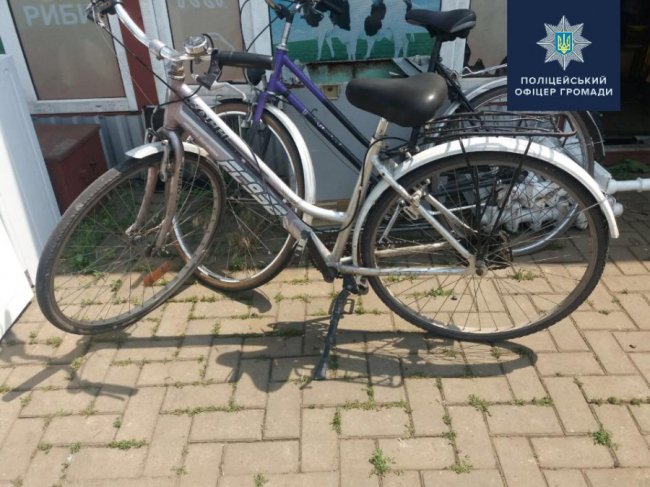 Поставила під магазин: у селі поблизу Луцька у жінки викрали велосипед