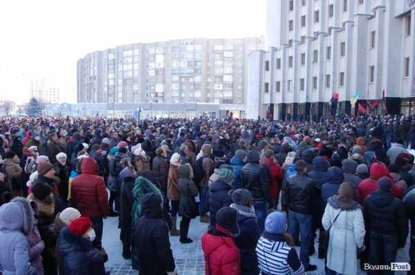 Волинська ОДА: штурм, який не відбувся. ФОТОРЕПОРТАЖ