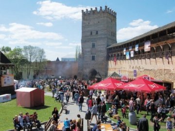 У замку Любарта буде рок-концерт з вініловими платівками 