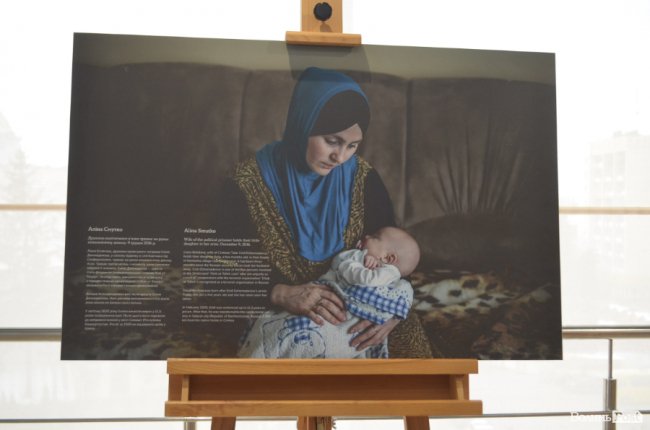 У Луцьку відкрили виставку світлин «Історії з окупованого Криму». ФОТО