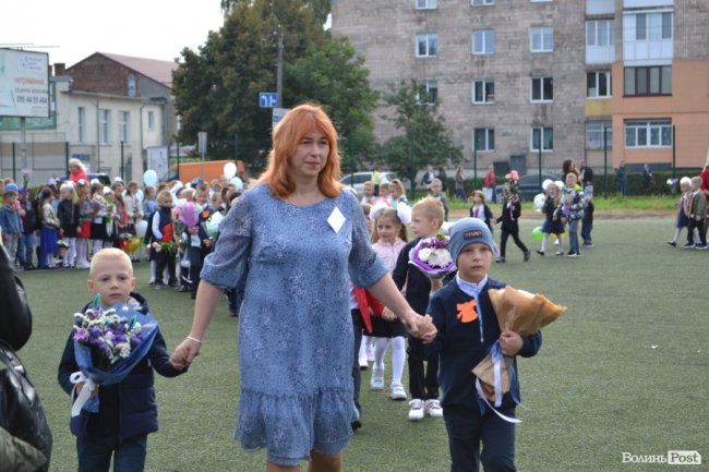 Благодійно, красиво, урочисто: як відсвяткували старт навчання у ліцеї Ковеля. ФОТО