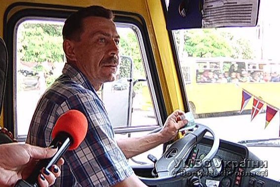 Луцькі маршрутники висаджують людей під світлофорами та їздять напідпитку, - ДАІ. ФОТО. ВІДЕО