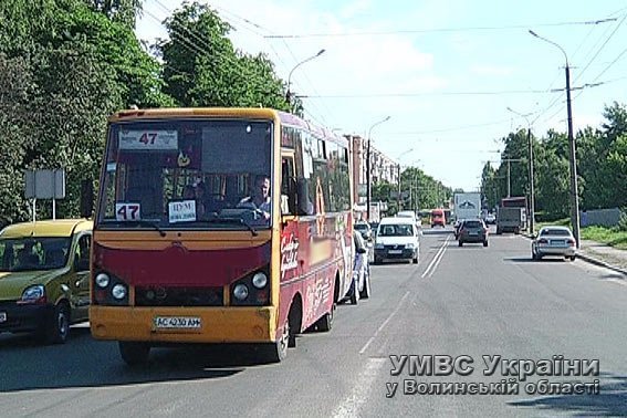 Луцькі маршрутники висаджують людей під світлофорами та їздять напідпитку, - ДАІ. ФОТО. ВІДЕО