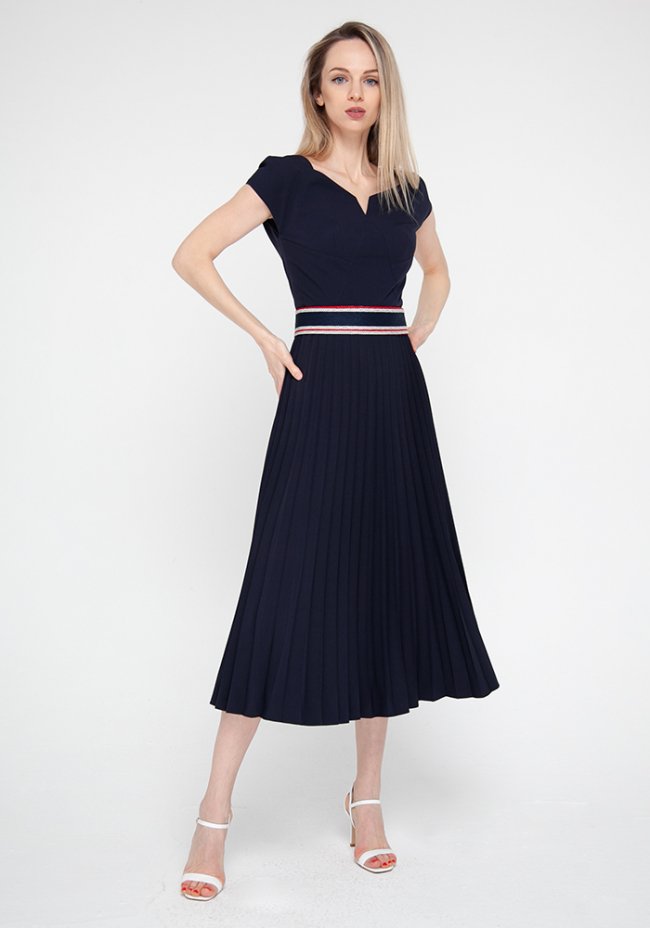 Стильні жіночі сукні від українського бренду «Krisstel»*