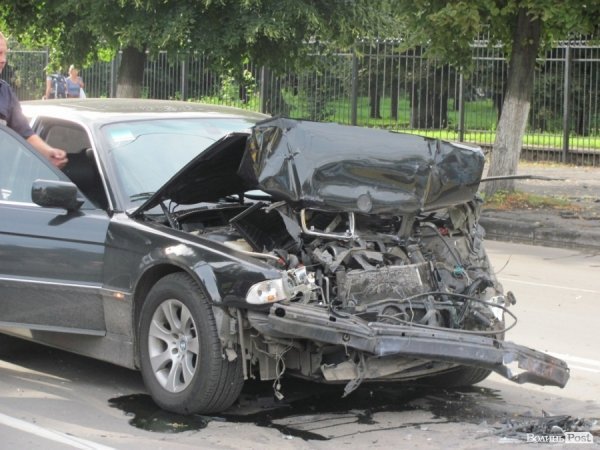У Луцьку відомий співак потрапив в автомобільну аварію. ФОТО