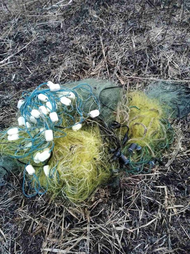 У ставку на Волині браконьєри ловили рибу сітками