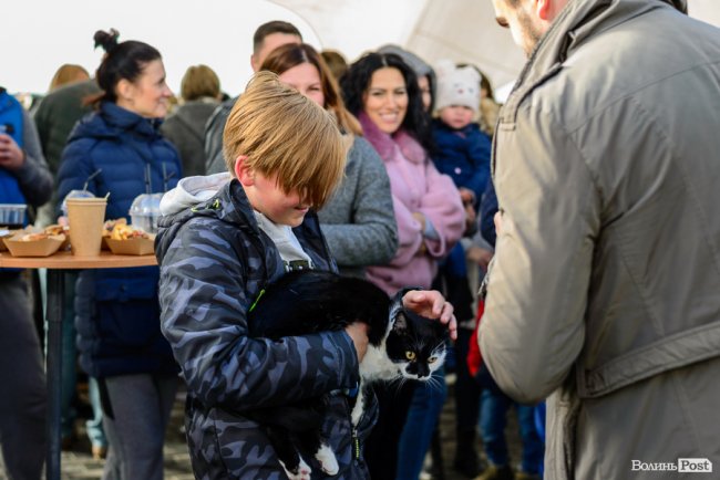 Яскраво, весело і смачно: на «Юпітері» відсвяткували День доброго сусіда. ФОТОРЕПОРТАЖ*