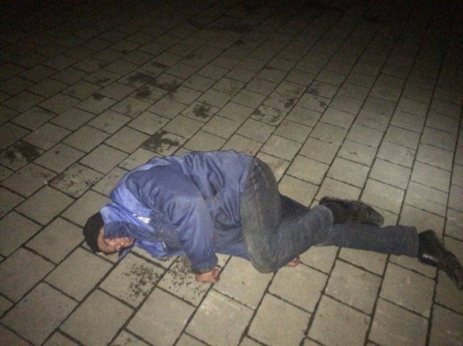 Активісти в Луцьку допомогли безпорадному чоловіку