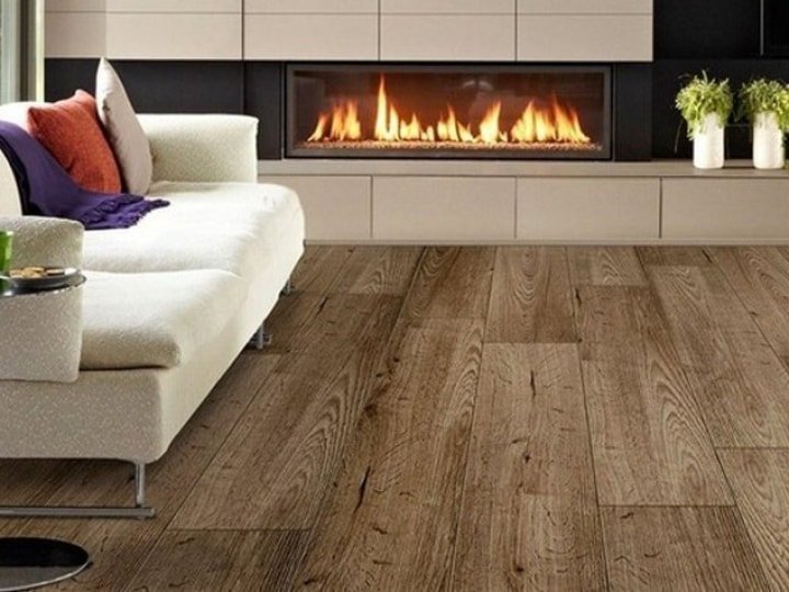 Підлога, що витримає все: як обрати якісний ламінат для дому