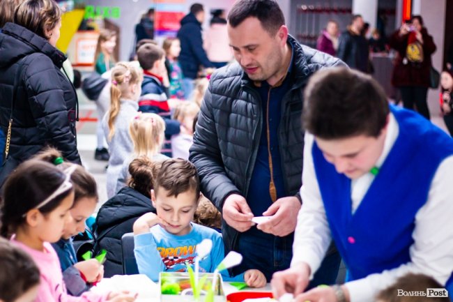 У «Промені» веселили дітей весняною програмою. ФОТО*