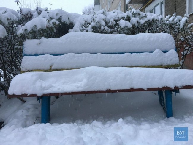Нововолинськ у полоні зими: як комунальники чистять дороги. ФОТО