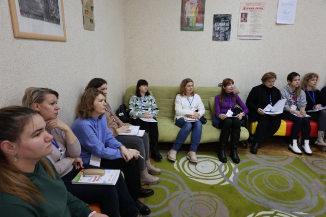 У Луцьку психологів та педагогів почали навчати лялькотерапії