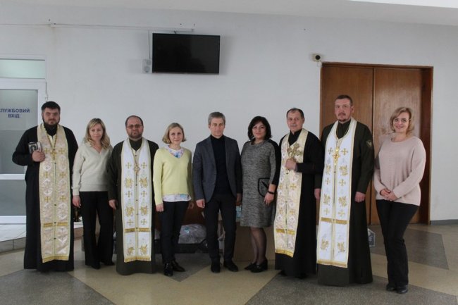 Військовим волинської бригади передали на Схід великодні паски. ФОТО