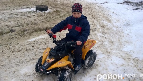 На Волині дітям влаштували катання на квадроциклах