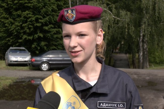 Військовий із Луцька приїхав на випускний до доньки: «Найкращий подарунок»