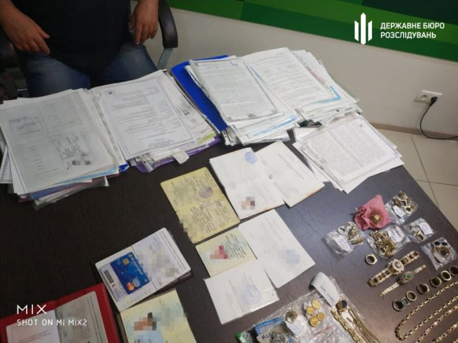 В Одесі колишній слідчий зі спільниками привласнили 10 чужих квартир у новобудовах