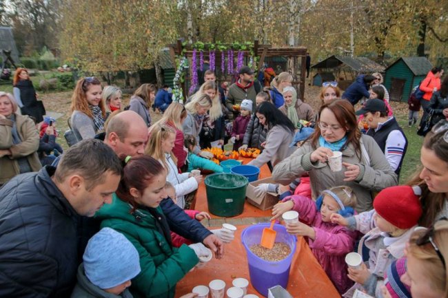 У Луцькому зоопарку відгуляли свято гарбуза: як це було. ФОТО