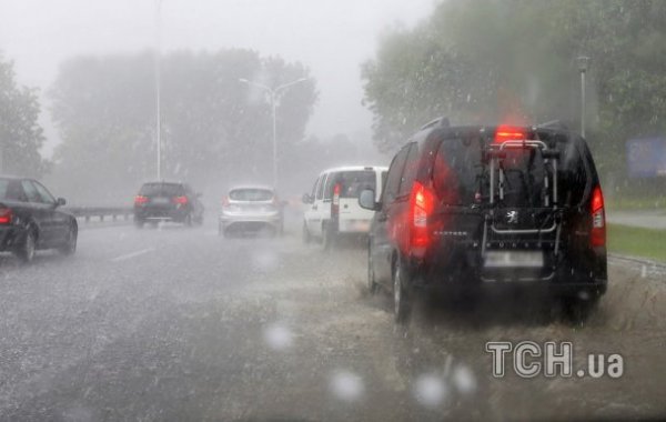 Після зливи Варшава, неначе річка. ФОТО. ВІДЕО