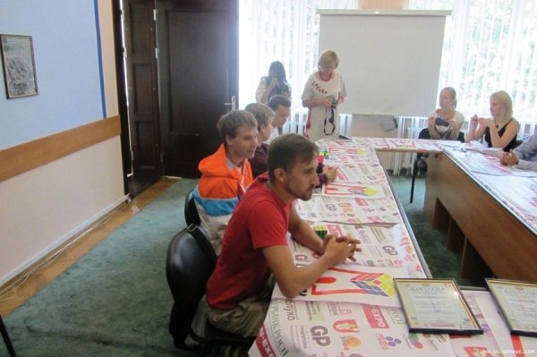 У Луцьку кубик Рубіка збиратимуть ногами. ФОТО