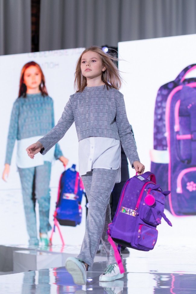 Бренд YES влаштував перший в світі fashion-показ рюкзаків*