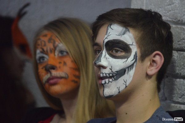 Як лучани всю ніч дивилися новорічні фільми. ФОТО 