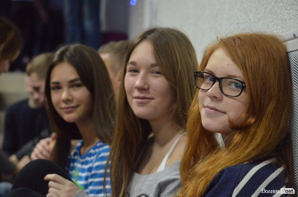 Як лучани всю ніч дивилися новорічні фільми. ФОТО 