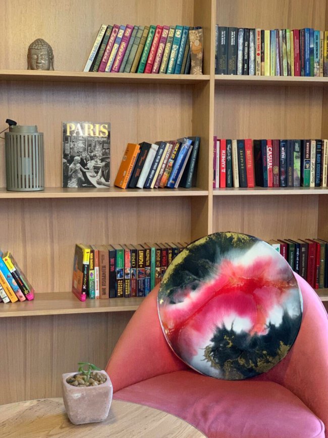 У Луцьку вперше відбудеться виставка картин в стилі «Resin art»