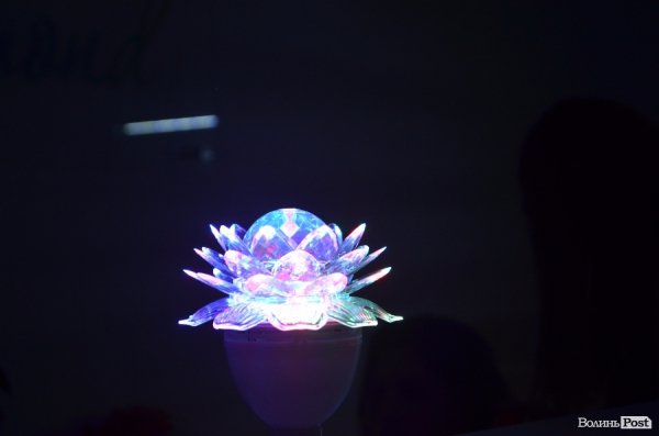 Як лучани всю ніч дивилися новорічні фільми. ФОТО 