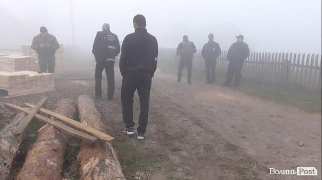 На Волині обшукали підпільні пилорами. ФОТО