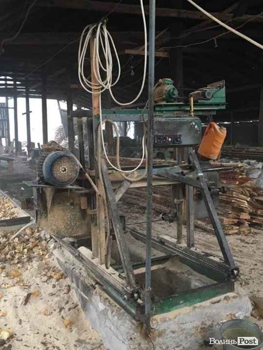 На Волині обшукали підпільні пилорами. ФОТО