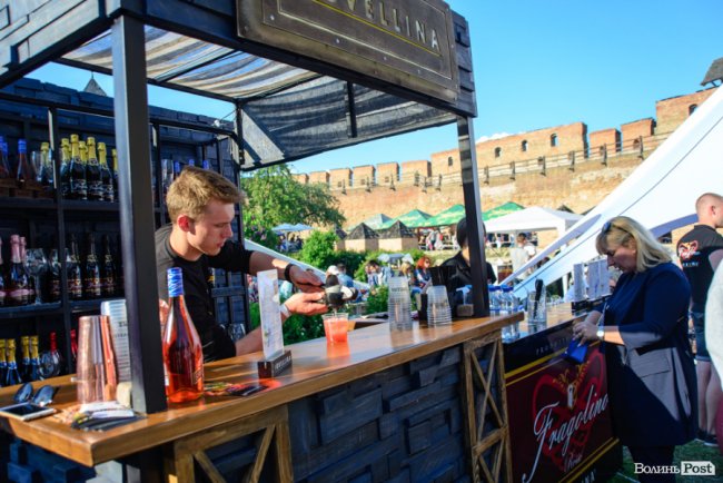 Локація-«магніт»: як ігристий напій додавав святкового настрою на Lutsk Food Fest. ФОТО*