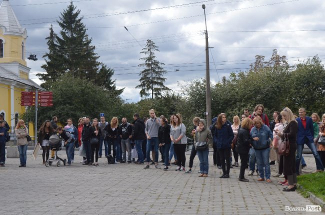 З хлібом, горілкою та кров’ю: у Луцьку відкрили фестиваль театрів. ФОТО