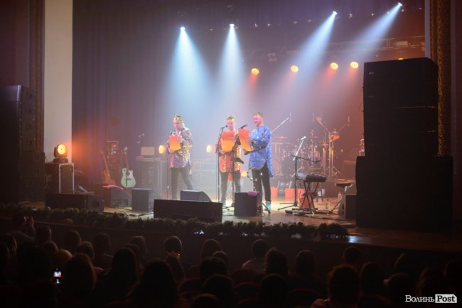 Гурт «Танок на Майдані Конґо» приїхав у Луцьк із вертепом. ФОТО